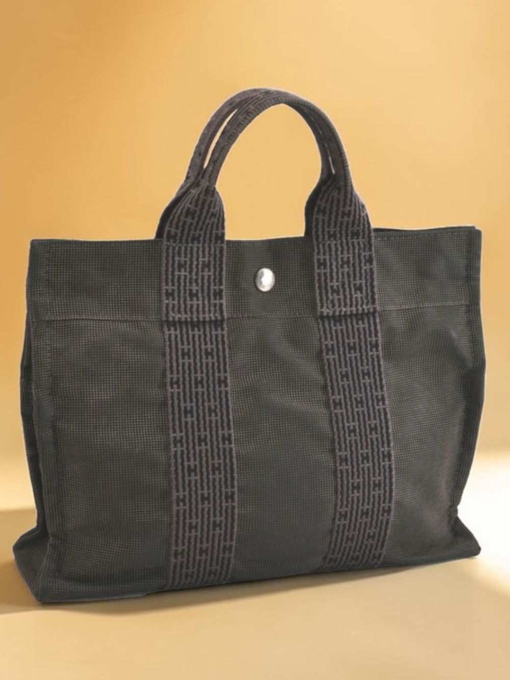 HERMES Stylish Stitched Tote Bag